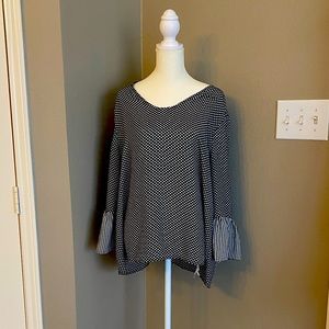Polkadotted top